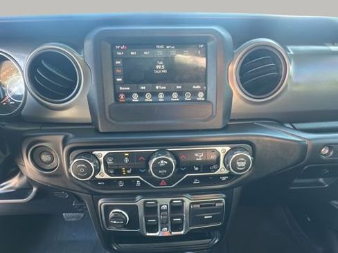 Used 2023 Jeep Gladiator Sport AWD/4WD image 14