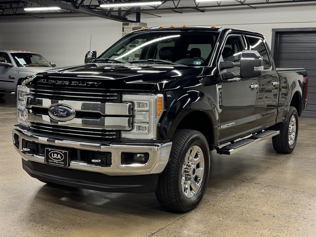 Used 2017 Ford F250 Lariat w/ Lariat Ultimate Package AWD/4WD image 3