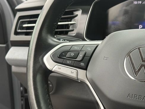 Used 2025 Volkswagen Jetta SE FWD image 17