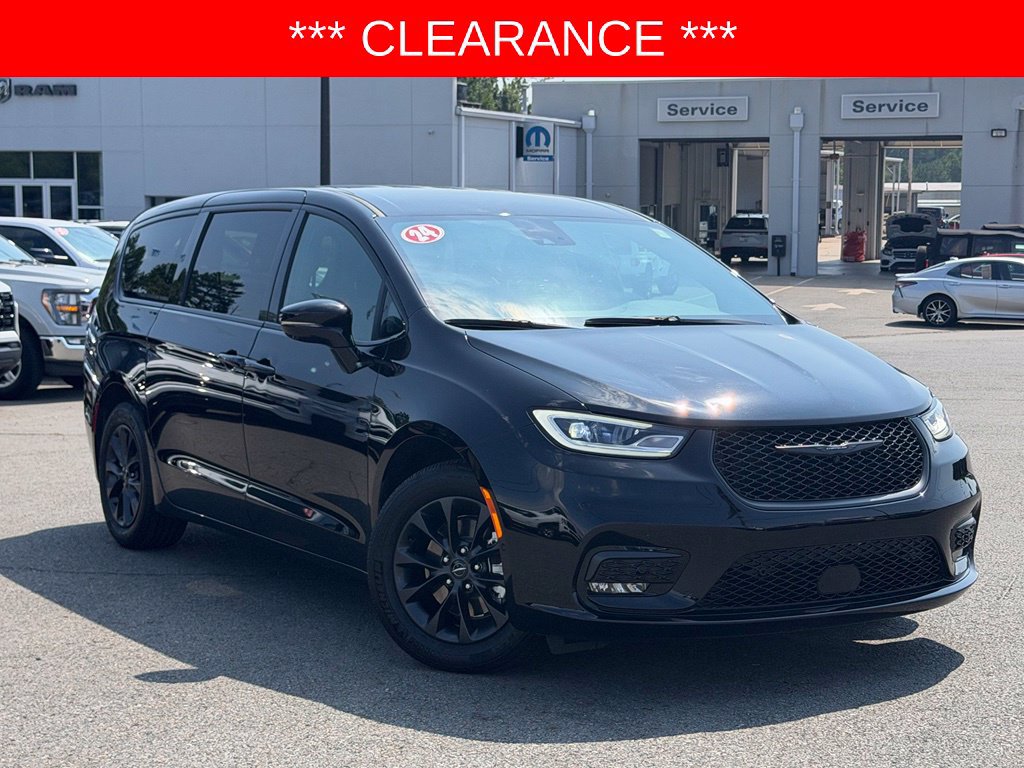 Used 2024 Chrysler Pacifica Limited FWD image 1