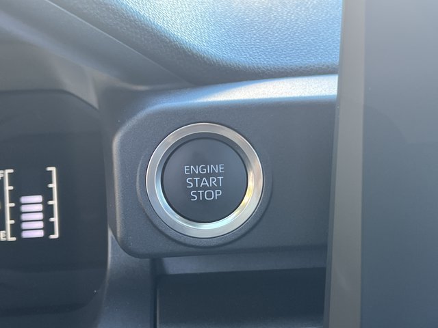 Used 2025 Toyota 4Runner SR5 RWD image 33