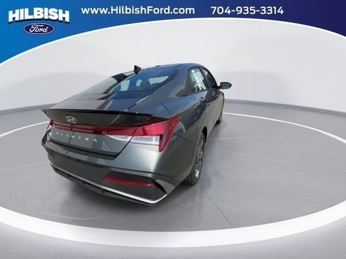 Used 2025 Hyundai Elantra Sport FWD image 7