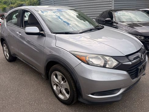 Used 2018 Honda HR-V LX image 3