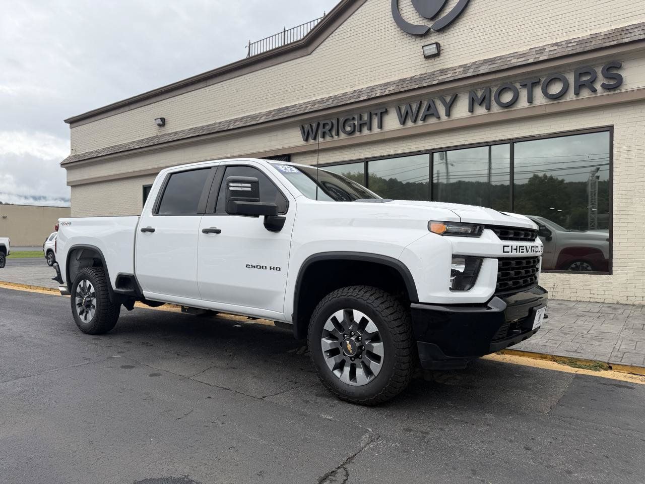 Used 2022 Chevrolet Silverado 2500 Custom w/ Custom Convenience Package AWD/4WD image 1