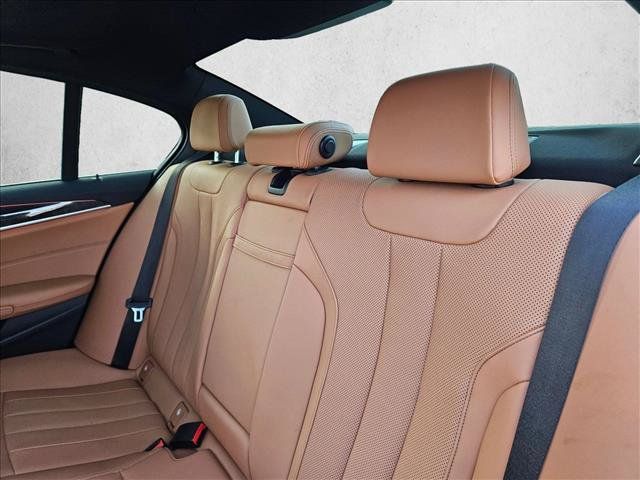 Used 2023 BMW 530i w/ Convenience Package RWD image 29