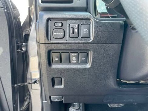 Used 2022 Toyota 4Runner Limited AWD/4WD image 23