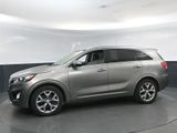 Used 2017 Kia Sorento SX image 2