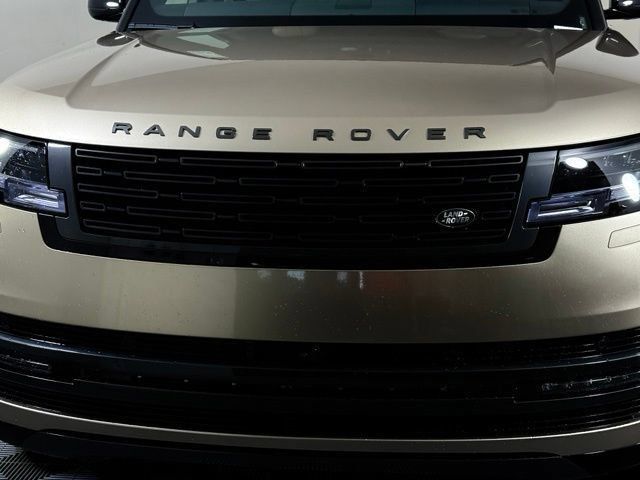 New 2026 Land Rover Range Rover Long Wheelbase SE AWD/4WD image 12