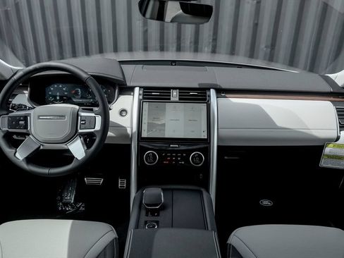 New 2026 Land Rover Discovery Dynamic SE AWD/4WD image 19