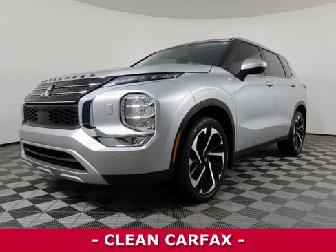 Used 2024 Mitsubishi Outlander SE image 3