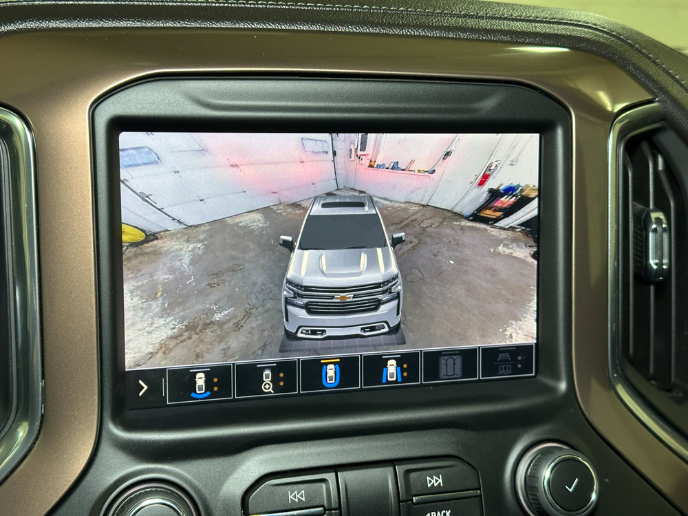 Used 2022 Chevrolet Silverado 1500 High Country w/ Technology Package AWD/4WD image 47
