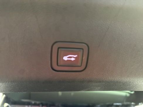 Used 2024 Chevrolet Tahoe Premier image 22