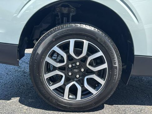 Used 2023 Ford Maverick Lariat w/ Lariat Luxury Package AWD/4WD image 8