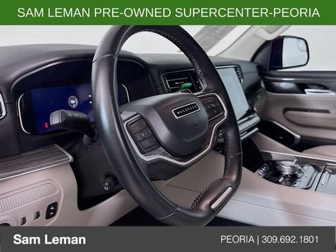 Used 2022 Jeep Wagoneer Series III AWD/4WD image 11