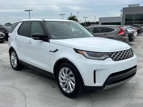 Used 2024 Land Rover Discovery S AWD/4WD image 3