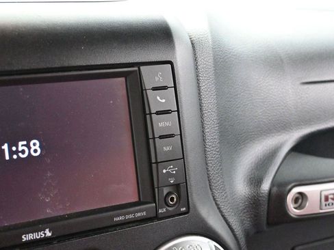Used 2013 Jeep Wrangler Unlimited Rubicon AWD/4WD image 23