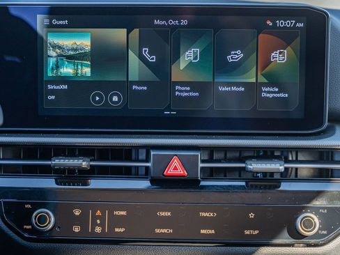 New 2026 Kia Sportage LX FWD image 20