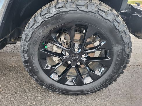 Used 2021 Jeep Wrangler Unlimited Sahara w/ Cold Weather Group image 24