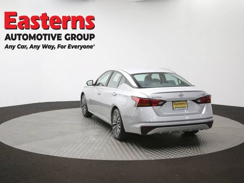 Used 2024 Nissan Altima 2.5 SV FWD image 65