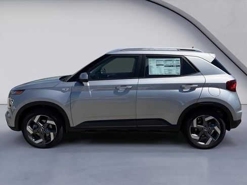 New 2026 Hyundai Venue SEL FWD image 2