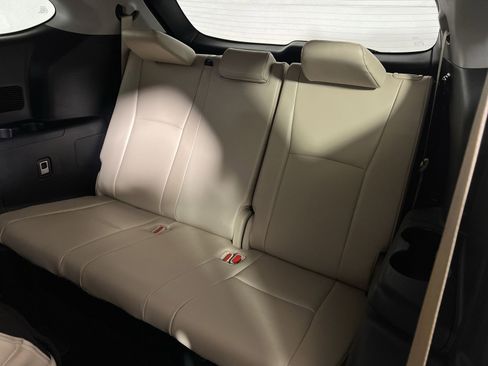 Used 2023 Toyota Highlander Limited image 25