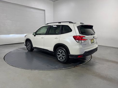 Used 2019 Subaru Forester Premium image 24