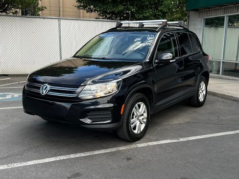Used 2017 Volkswagen Tiguan S AWD/4WD image 3
