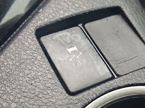 Used 2015 Toyota Corolla LE image 20