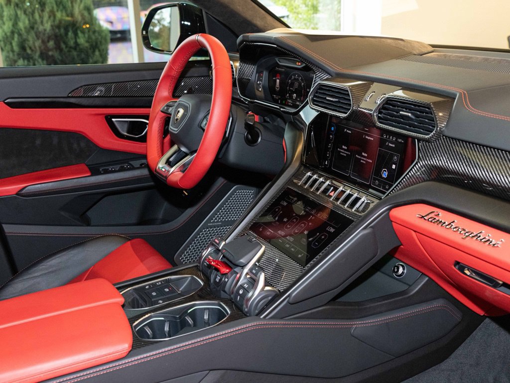 Used 2022 Lamborghini Urus AWD/4WD image 62