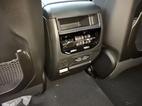 New 2025 Jeep Grand Cherokee Altitude image 11