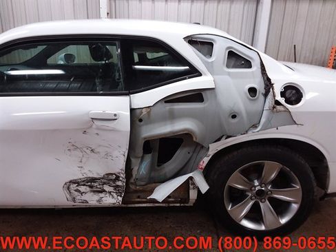 Used 2016 Dodge Challenger SXT image 16