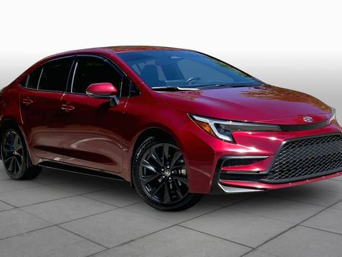 Used 2023 Toyota Corolla SE image 3