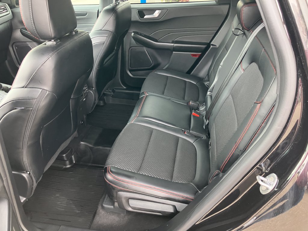 Used 2024 Ford Escape ST-Line w/ Tech Pack #1 AWD/4WD image 15