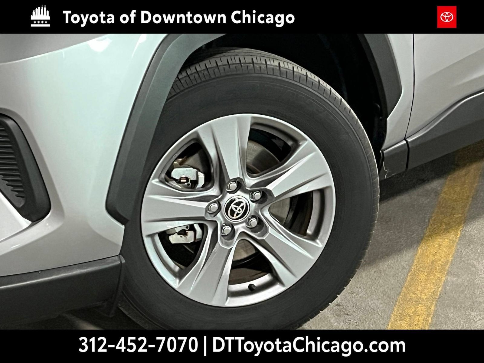 Used 2025 Toyota RAV4 XLE AWD/4WD image 2