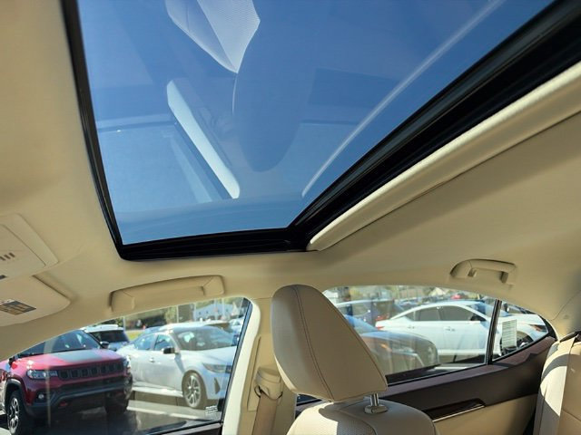 Used 2017 Lexus ES 350 w/ Luxury Package FWD image 6