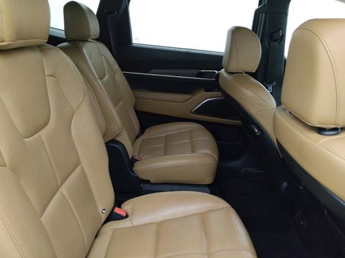 Used 2021 Kia Telluride SX w/ Towing Package FWD image 19
