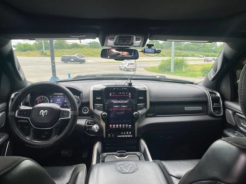 Used 2019 RAM 1500 Laramie AWD/4WD image 5