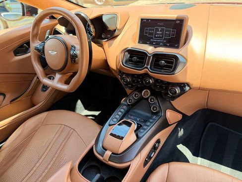 Used 2023 Aston Martin V8 Vantage Coupe RWD image 42