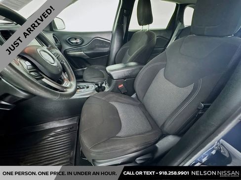 Used 2021 Jeep Cherokee Latitude image 19