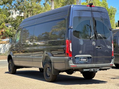 Used 2024 Mercedes-Benz Sprinter 2500 image 5