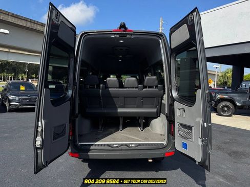 Used 2018 Mercedes-Benz Sprinter 2500 image 25