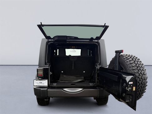 Used 2017 Jeep Wrangler Sport image 19