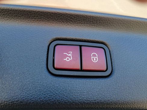 Certified 2023 Mercedes-Benz S 500 4MATIC image 9