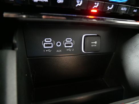 Used 2024 Jeep Grand Cherokee Limited AWD/4WD image 30