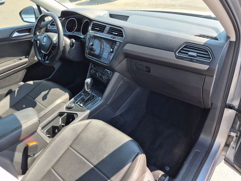 Used 2019 Volkswagen Tiguan SE AWD/4WD image 34