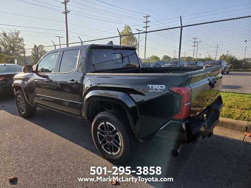 Used 2025 Toyota Tacoma TRD Sport w/ TRD Sport Premium Package AWD/4WD image 5
