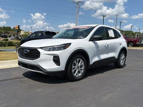 Used 2023 Ford Escape Active w/ Tech Pack #1 FWD image 4
