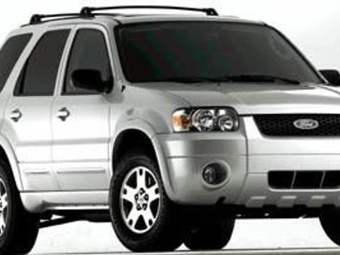 Used 2005 Ford Escape XLS FWD image 1