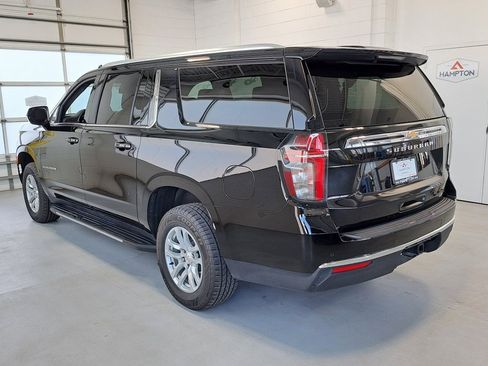 Used 2024 Chevrolet Suburban LT image 7