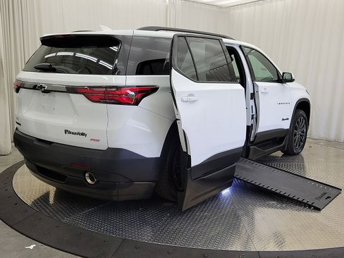 Used 2023 Chevrolet Traverse RS image 25